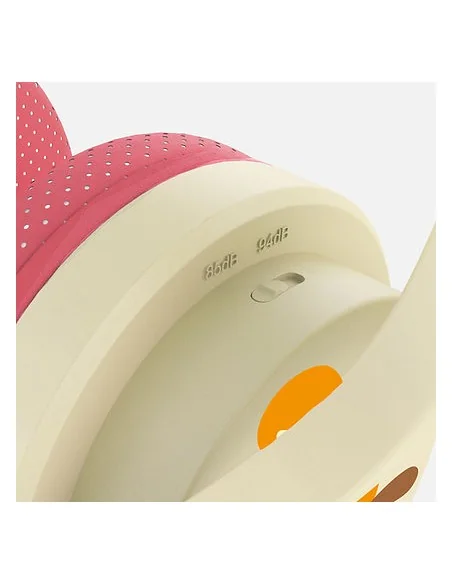 anim-cro-isa-interactive-headphones-4.jpg
